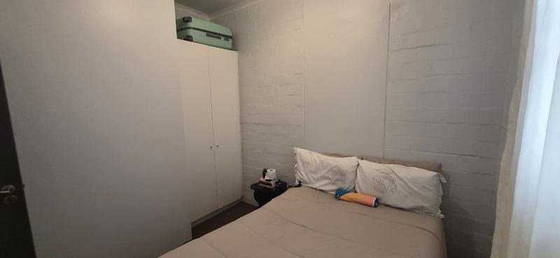 To Let 1 Bedroom Property for Rent in Wynberg Western Cape
